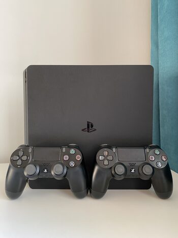 PlayStation 4 Slim, 1TB, 2 pulteliai