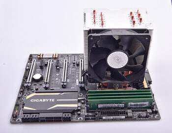 Gigabyte GA-X99P-SLI Intel X99 ATX DDR4 LGA2011 v3 4 x PCI-E x16 Slots Motherboard