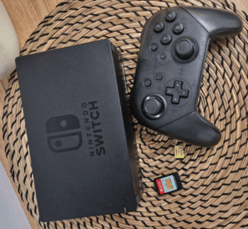 Nintendo Switch + 256GB kortele