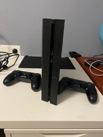 Playstation 4 + 2 mandos 