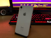 Get Apple iPhone XR 64GB White