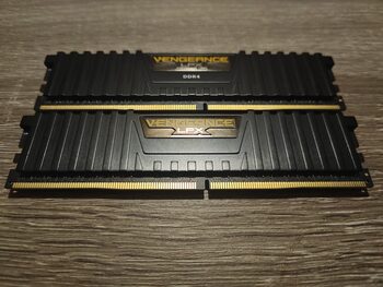 Corsair Vengeance LPX 16 GB (4 x 4 GB) DDR4-2800 Black / Yellow PC RAM