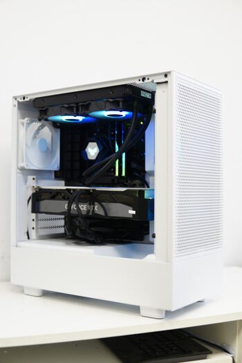 **7800x3d Rtx 4080 Super** žaidimų monstras