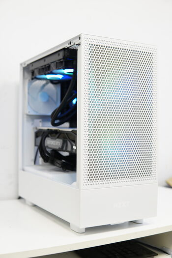 **7800x3d Rtx 4080 Super** žaidimų monstras