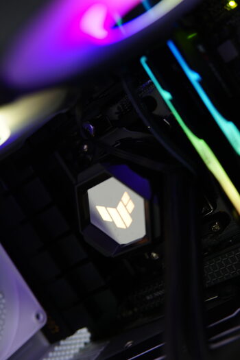 **7800x3d Rtx 4080 Super** žaidimų monstras