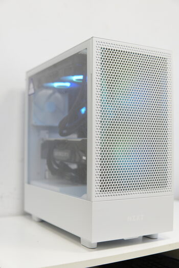 **7800x3d Rtx 4080 Super** žaidimų monstras