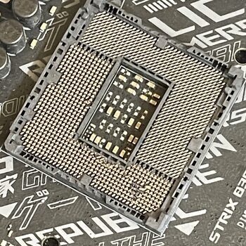 Redeem Asus ROG STRIX B360-I GAMING Intel B360 Mini ITX DDR4 LGA1151 1 x PCI-E x16 Slots Motherboard