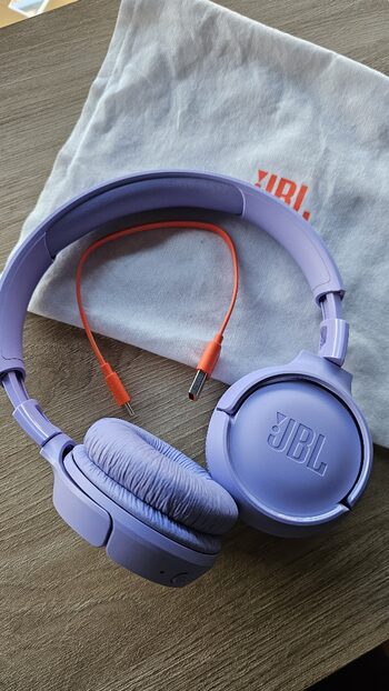 Get JBL TUNE 525BT