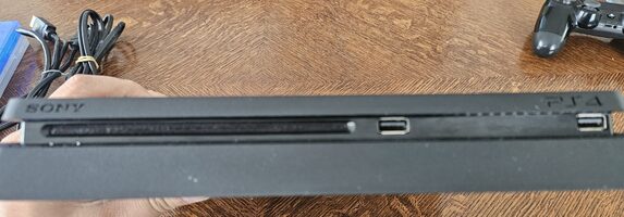 Ps4 slim cuh-2016a, pultelis, 3 žaidimai