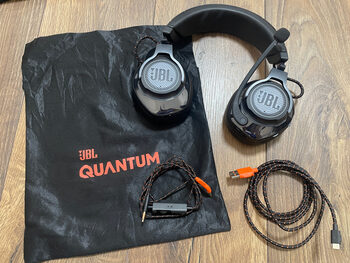 JBL quantum 810 wireless