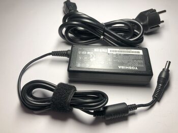 Toshiba pa3467e-1ac3 65W 19V 3.42A 5.5 x 2.5mm Genuine Power Adapter Charger