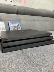 Ps4 pro + 2 žaidimai (naujausios kartos) for sale