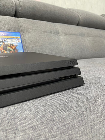 Ps4 Pro 1 TB + 3 žaidimai