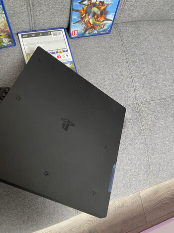Ps4 Pro 1 TB + 3 žaidimai for sale