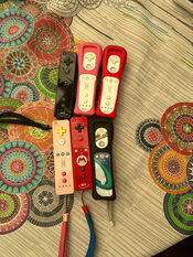 Buy Nintendo Wii +1 juego a elegir + 1 mando tambien a elegir gratis. Tiene todos los cablesdos necesarios.