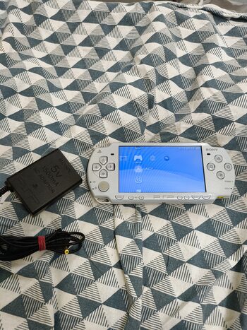 PSP 2000, Felicia Blue, 64MB+32gb SD2PORTABLE