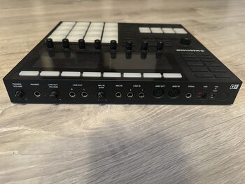 NATIVE INSTRUMENTS MASCHINE MK3 for sale