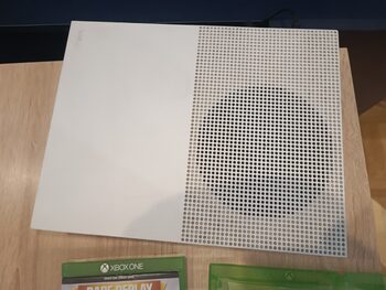 Xbox One S su žaidimais  for sale