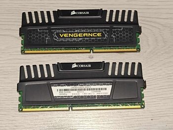 Corsair Vengeance 8 GB (2 x 4 GB) DDR3-1600 Black / Yellow PC RAM