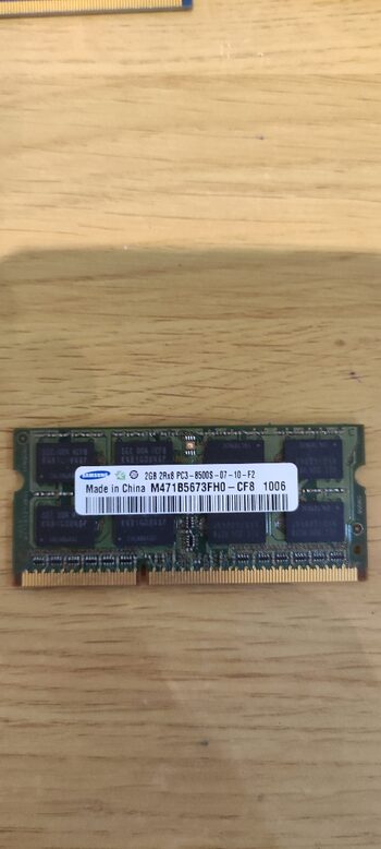 Crucial 2 GB (1 x 2 GB) DDR3-1333 Green Laptop RAM