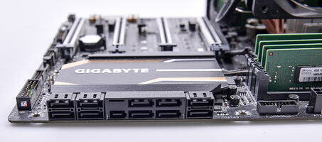 Gigabyte GA-X99P-SLI Intel X99 ATX DDR4 LGA2011 v3 4 x PCI-E x16 Slots Motherboard