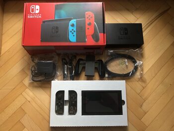 Nintendo Switch konsolė (pilnas komplektas)