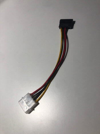 molex to sata adapteris / kabelis