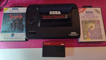Sega Master System II + 4 juegos + Catalogo de juegos de regalo