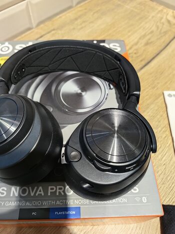 Steelseries arctis Nova Pro Wireless 