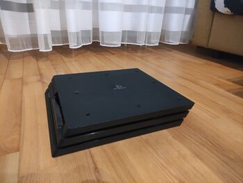 Playstation 4 Pro, 1TB + 3 žaidimai 