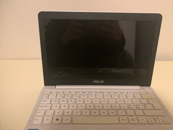 ASUS E200HA for sale