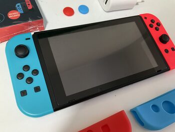 Nintendo Switch V2 con accesorios 