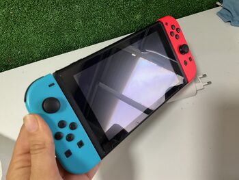 Nintendo Switch V2 con accesorios 