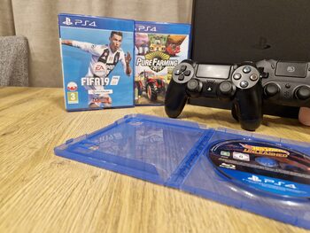 Redeem Ps4 slim+3 pultai +3 žaidimai