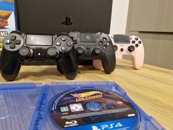 Ps4 slim+3 pultai +3 žaidimai for sale