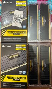 Corsair Vengeance LPX 16 GB (2 x 8 GB) DDR4-3200 Black / Yellow PC RAM