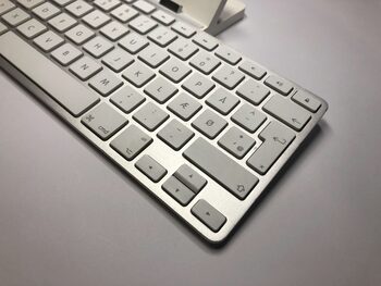 Genuine Apple A1359 iPad Keyboard Dock 30-Pin iPad 1st 2nd Generation