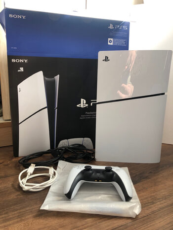 Playstation 5 slim su garantija 