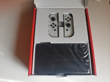 Nintendo Switch OLED con magia y 256gb NUEVA