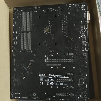 MSI X370 GAMING PRO CARBON AMD X370 ATX DDR4 AM4 3 x PCI-E x16 Slots Motherboard