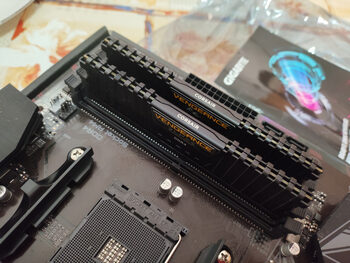 GIGABYTE B550 GAMING X V2 (Socket AM4)