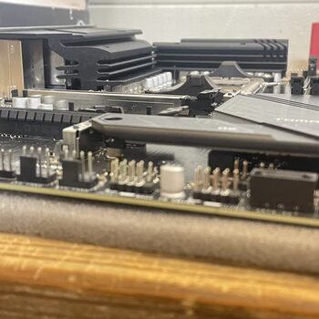 MSI MAG B650 Tomahawk WiFi Gaming Mainboard (AMD AM5, DDR5, ATX)