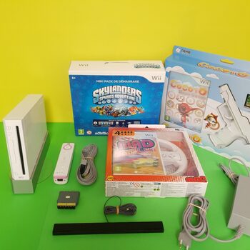 Pack Consola WII, Mando y 3 Packs de Juegos Precintados