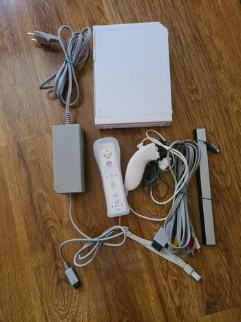 Nintendo Wii, Baltas, įrašyta 13 žaidimų