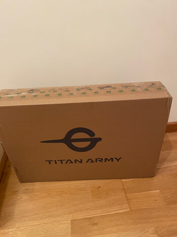 Titan army gaming monitor 180hz Ips