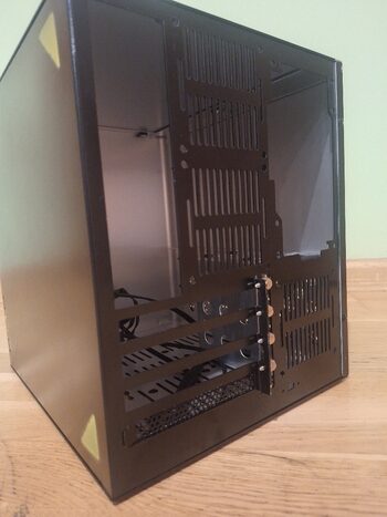 Redeem Jonsbo V4 Cube + Tacens ATX