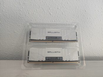 Crucial Ballistix 16 GB (2 x 8 GB) DDR4-3200 White PC RAM