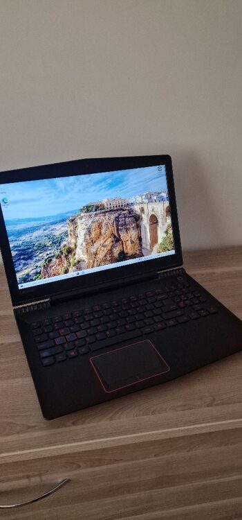 Lenovo Legion Y520-15IKBN i5-7300hq gtx 1050