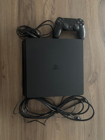 Ps4 slim / 500 GB + Paskyra su žaidimais 