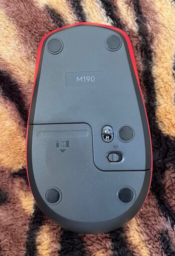 logitech m190 pelytė